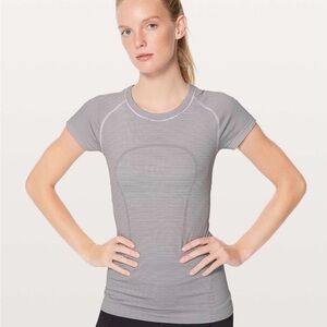 Lululemon Swiftly Tech Short Sleeve Crew stripped - sz 8